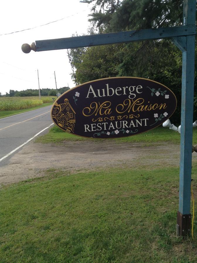 ホテル Auberge Ma Maison Sainte-Melanie エクステリア 写真